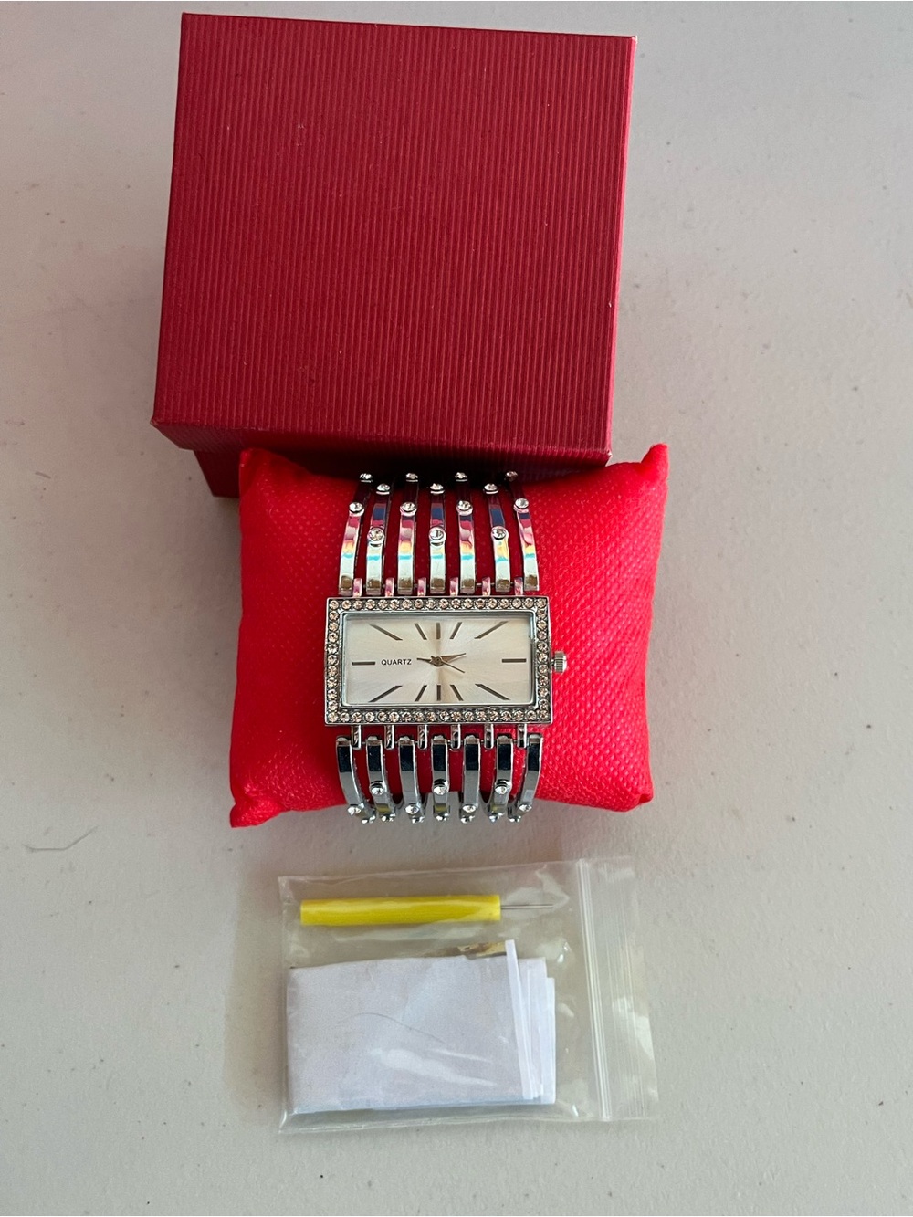 Square Quartz Watch - Picture 2 of 8
